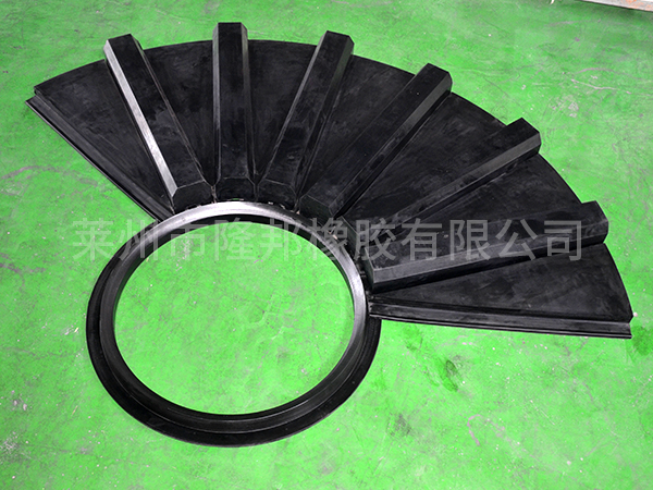 乐竞lejing(中国)浅谈球磨机橡胶衬板主要优点